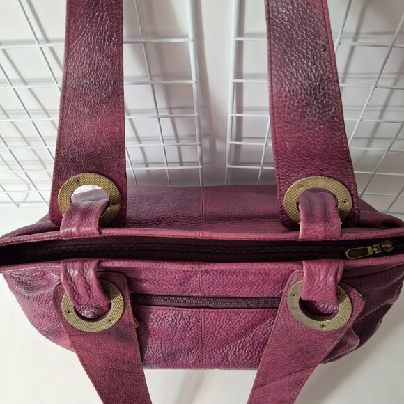Vintage Wenz Mauve Leather Shoulder Bag Unique Design Zipper Close Large Grommet - Picture 3 of 16